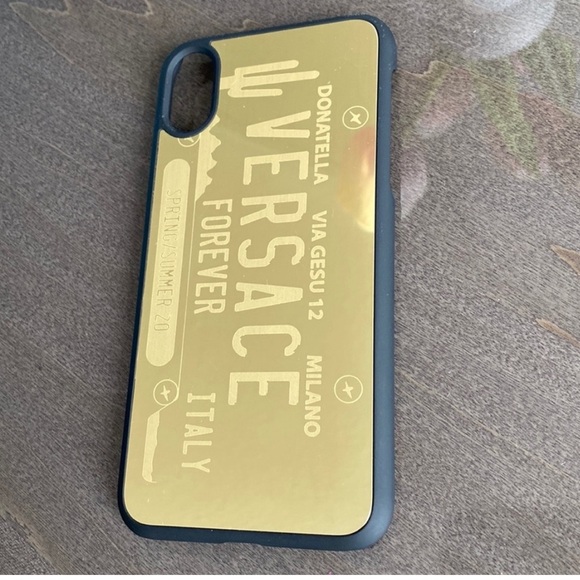 100% Authentic VERSACE Phone Case iPhone X/XS - Picture 1 of 5
